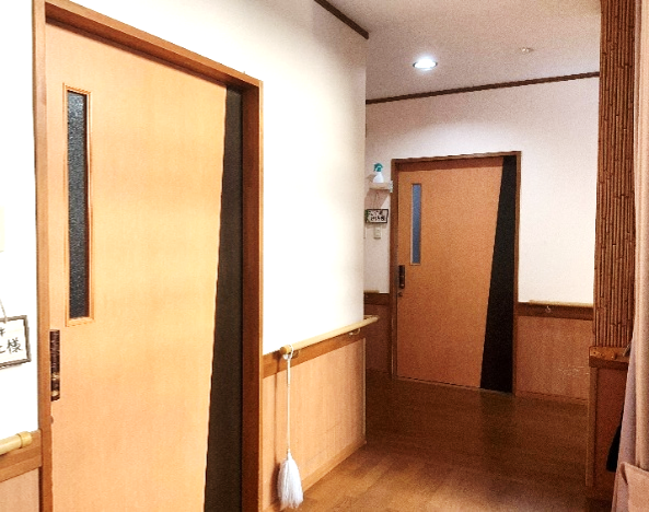 グループホーム癒しの家柿崎 お部屋の引き戸