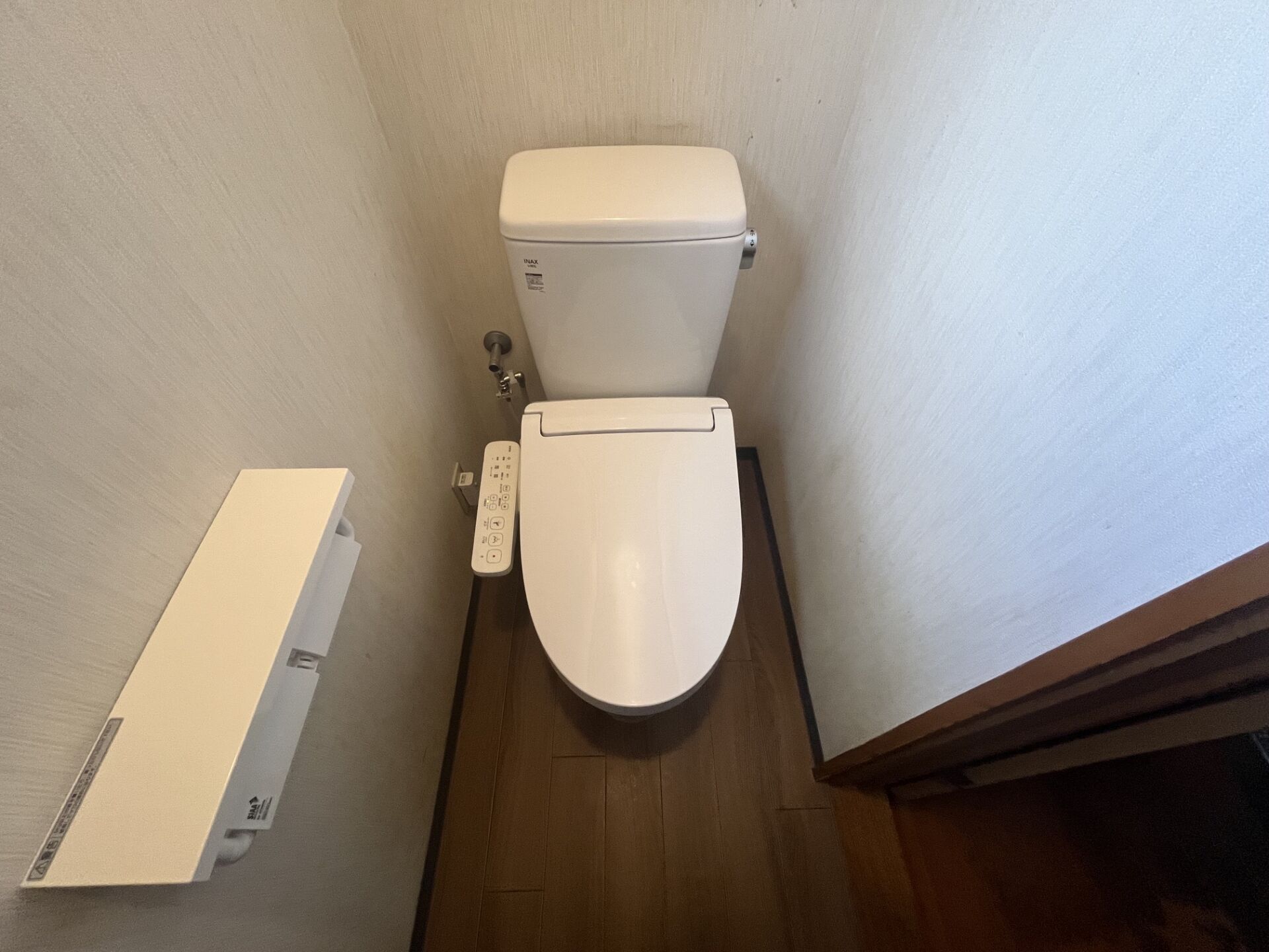 トイレ入替え後・トイレ床張替え後①