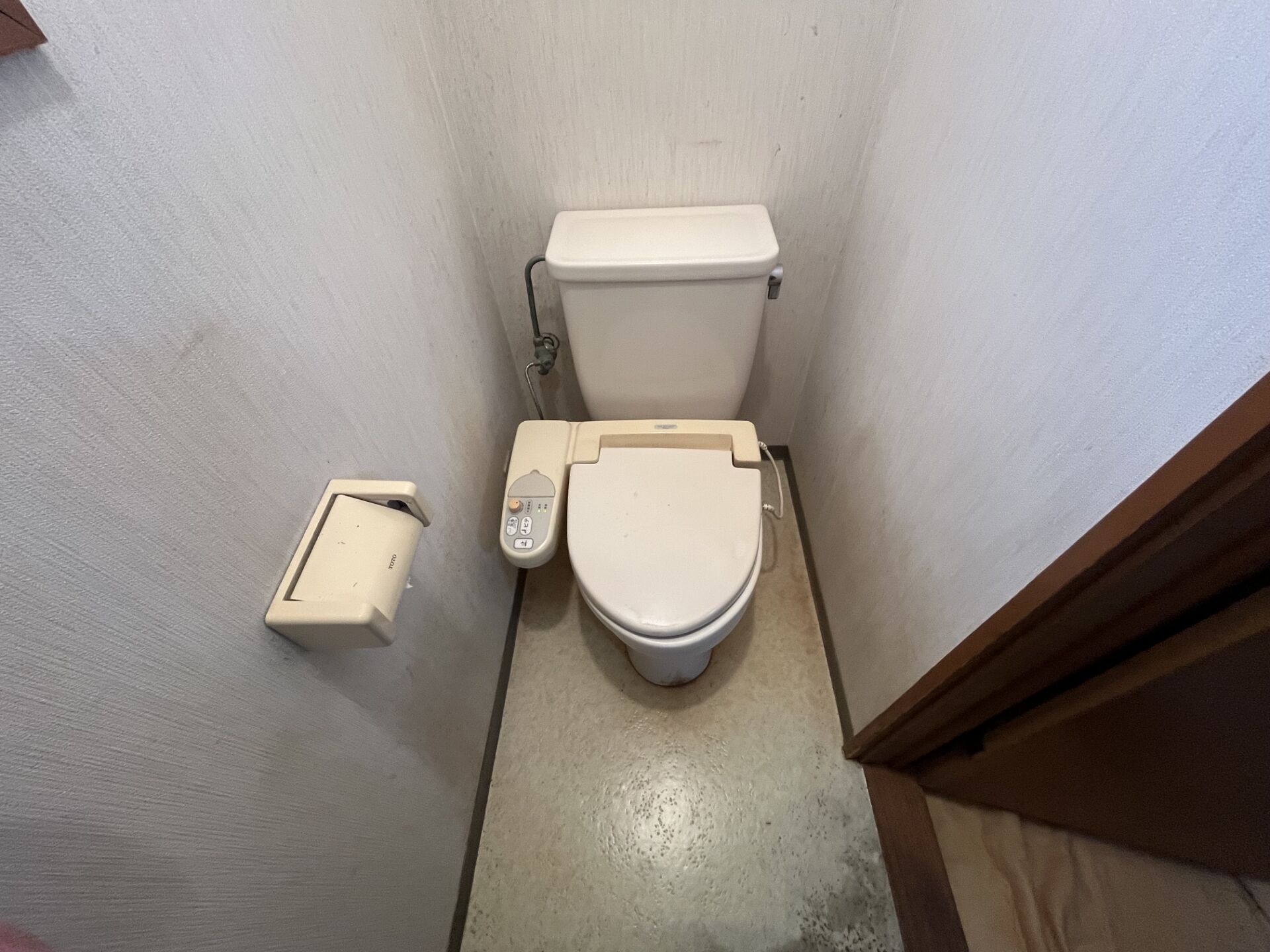 トイレ入替え前・トイレ床張替え前①